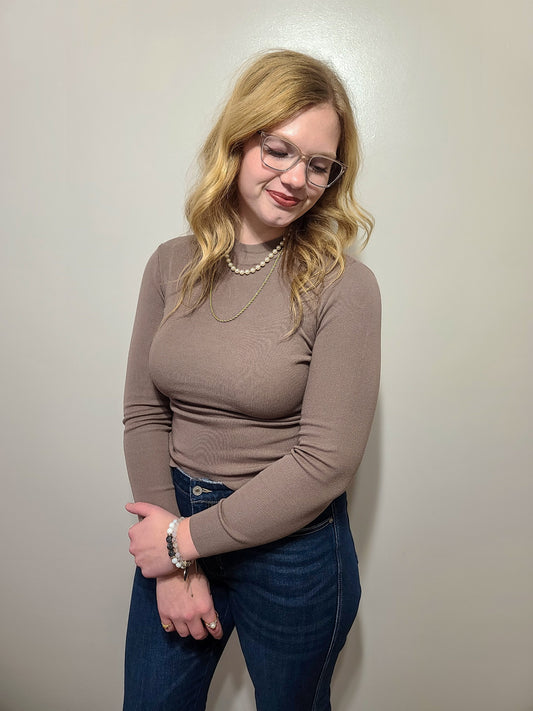 Taylor Mock Neck Top³